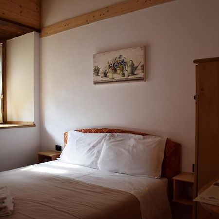 La Tana Del Tasso Rooms&Breakfast Camerata Cornello Экстерьер фото