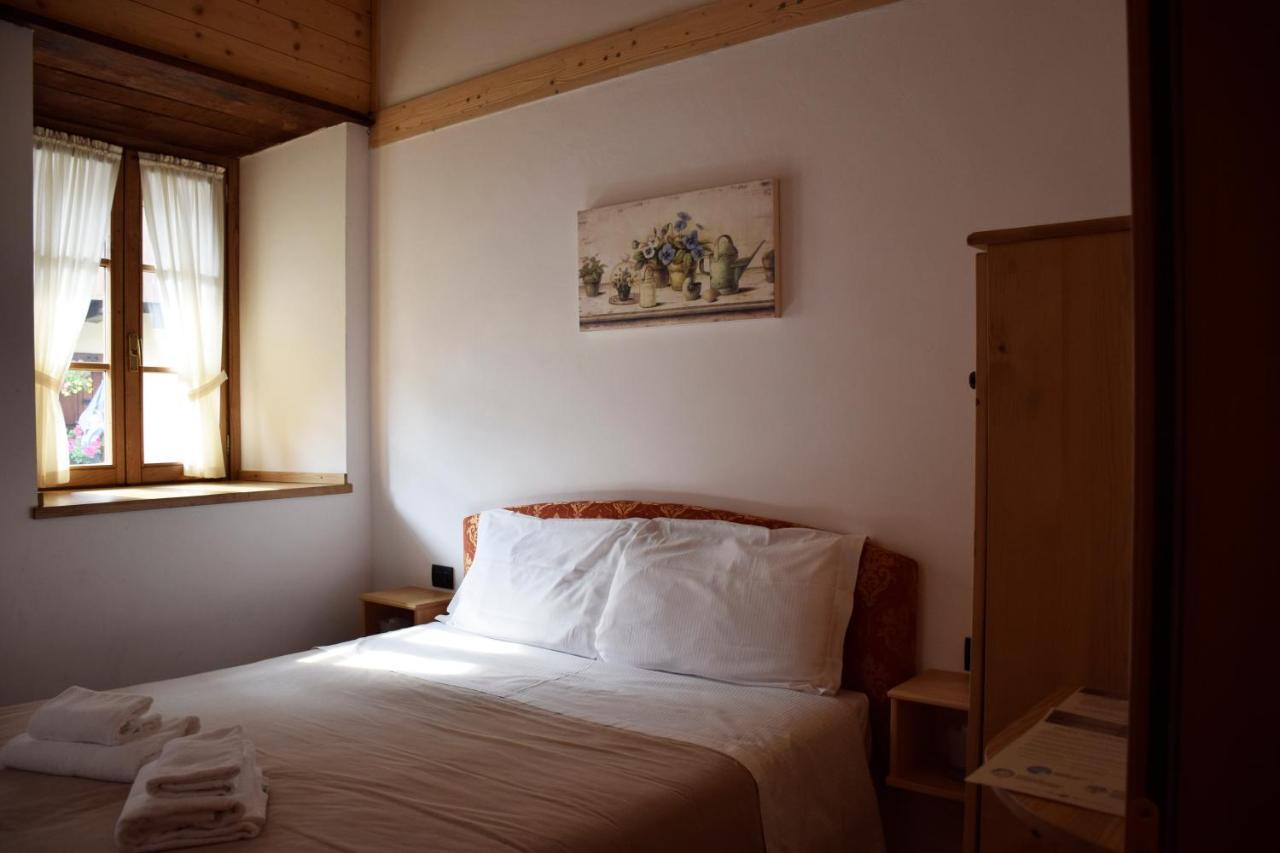 La Tana Del Tasso Rooms&Breakfast Camerata Cornello Экстерьер фото