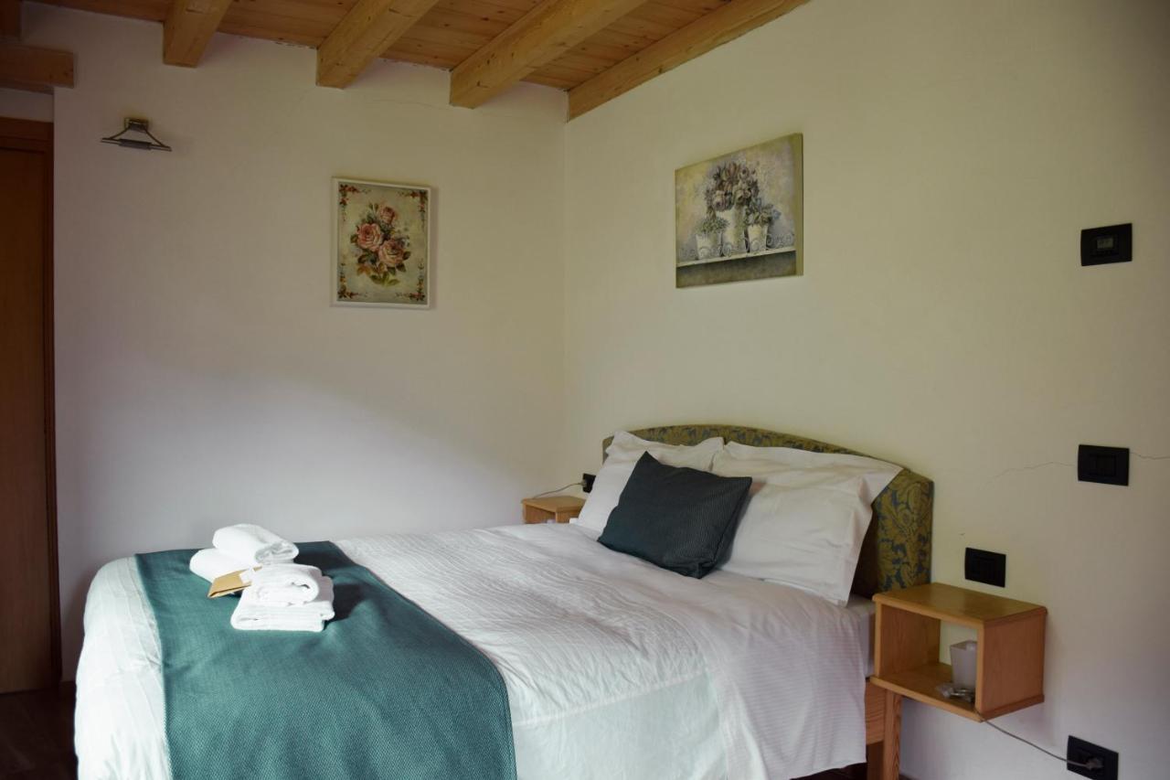 La Tana Del Tasso Rooms&Breakfast Camerata Cornello Экстерьер фото