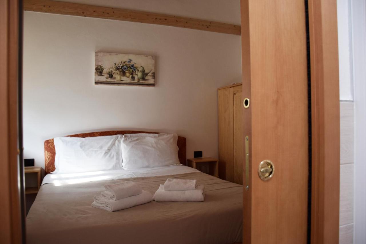 La Tana Del Tasso Rooms&Breakfast Camerata Cornello Экстерьер фото