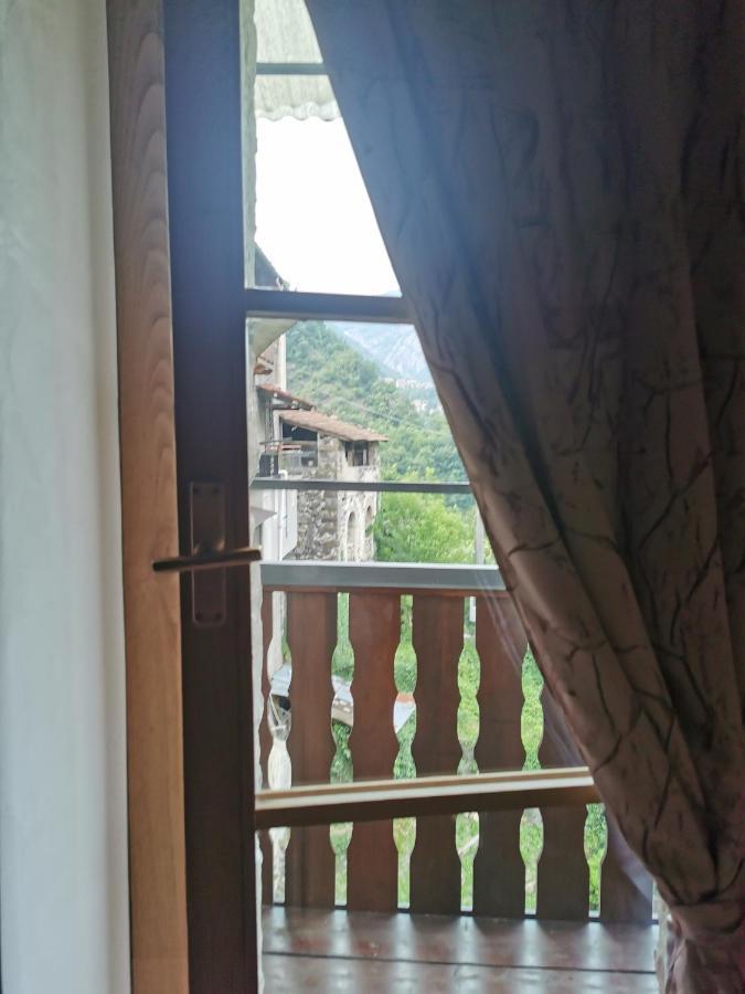 La Tana Del Tasso Rooms&Breakfast Camerata Cornello Экстерьер фото
