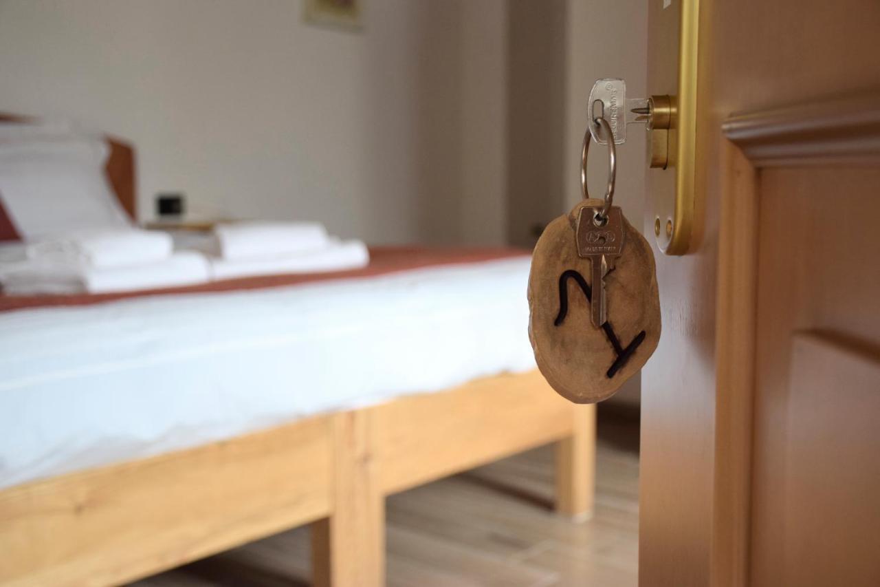 La Tana Del Tasso Rooms&Breakfast Camerata Cornello Экстерьер фото