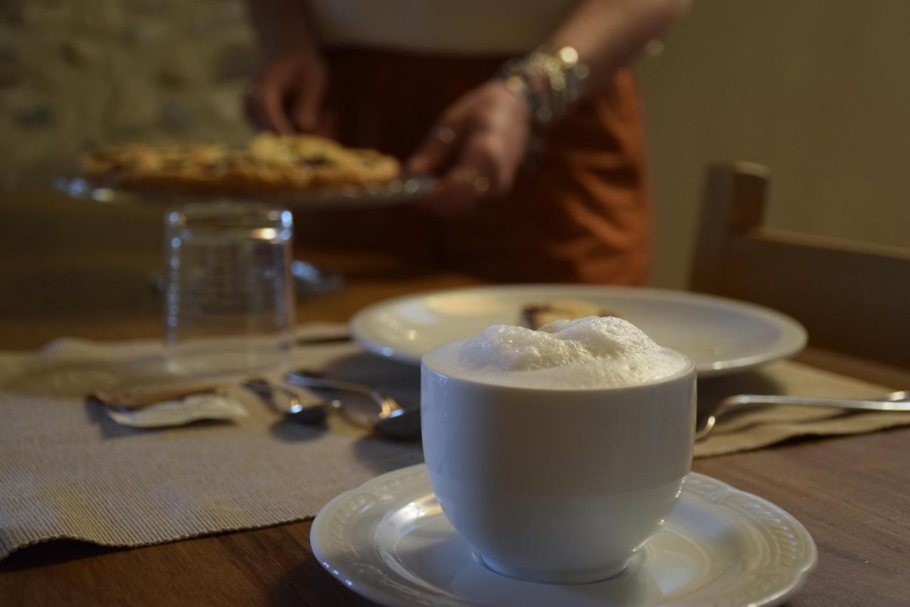 La Tana Del Tasso Rooms&Breakfast Camerata Cornello Экстерьер фото