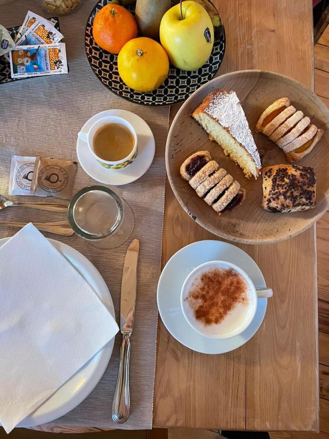 La Tana Del Tasso Rooms&Breakfast Camerata Cornello Экстерьер фото