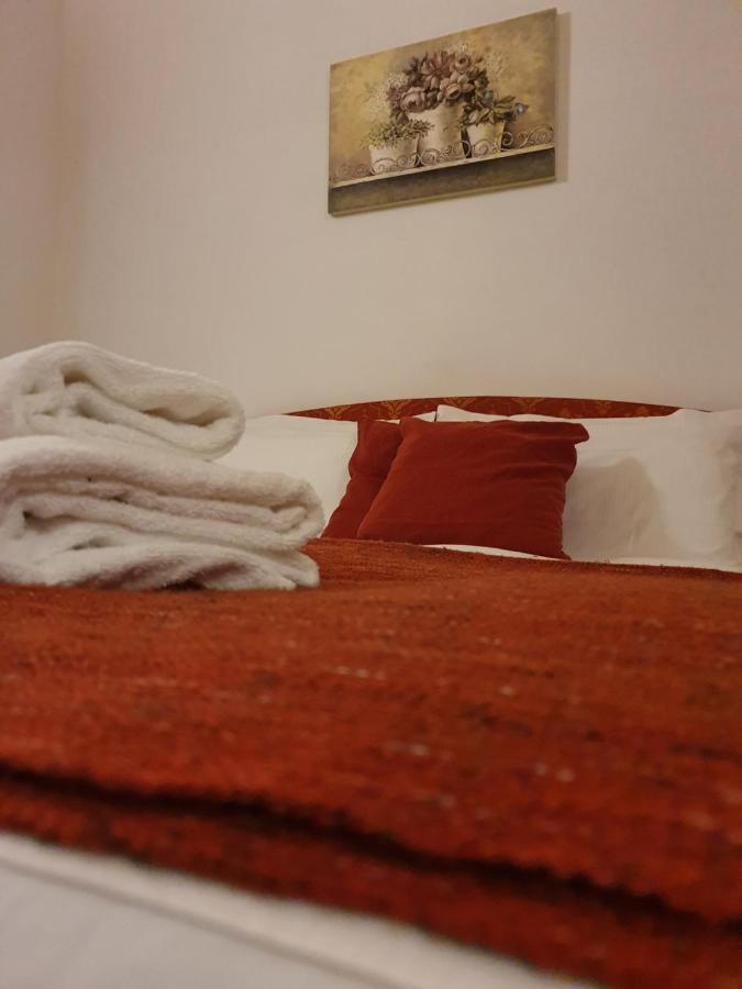 La Tana Del Tasso Rooms&Breakfast Camerata Cornello Экстерьер фото