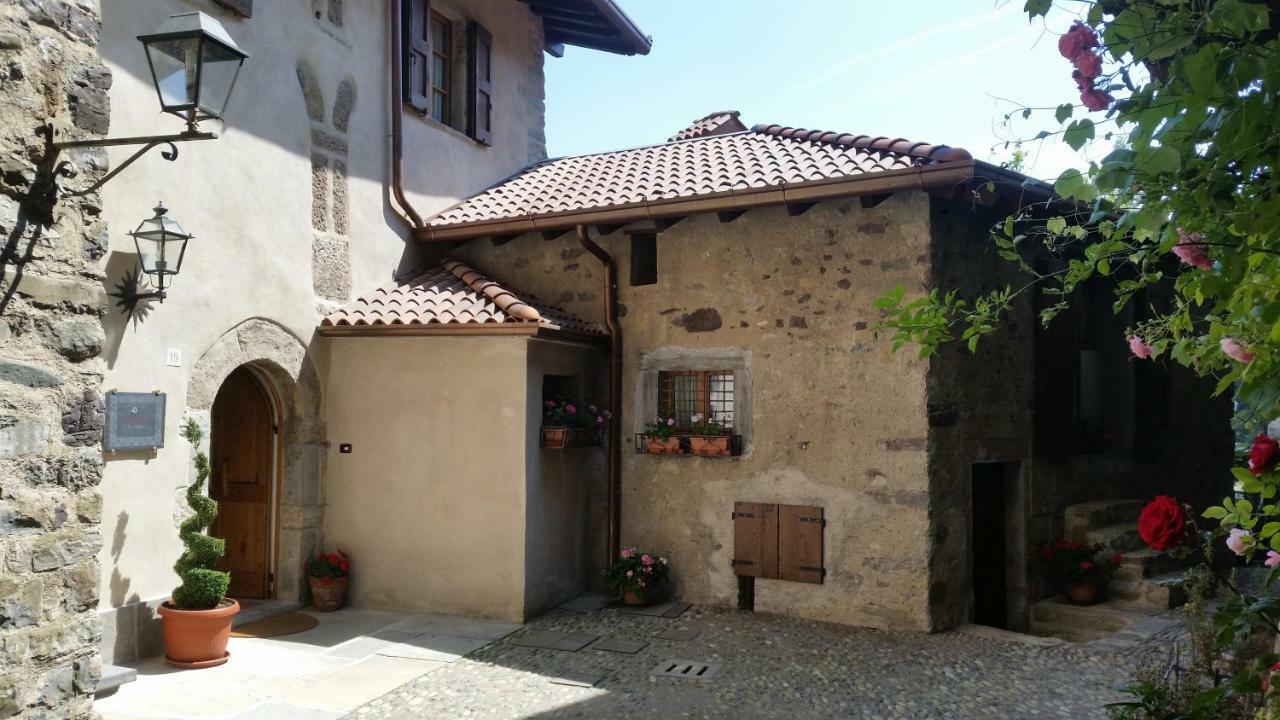 La Tana Del Tasso Rooms&Breakfast Camerata Cornello Экстерьер фото