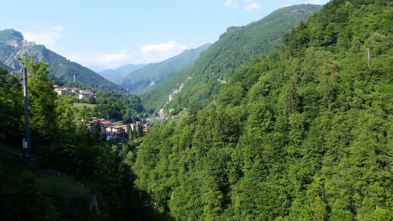 La Tana Del Tasso Rooms&Breakfast Camerata Cornello Экстерьер фото